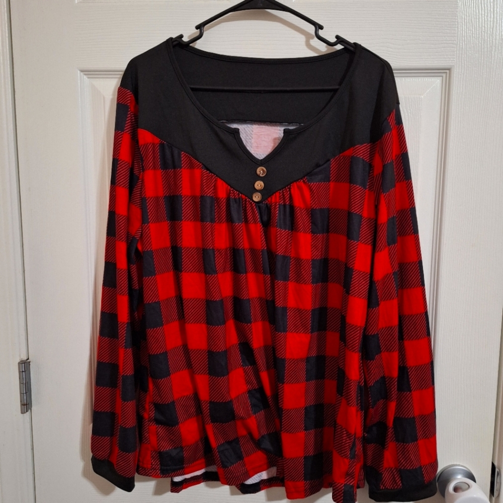 Checkered top